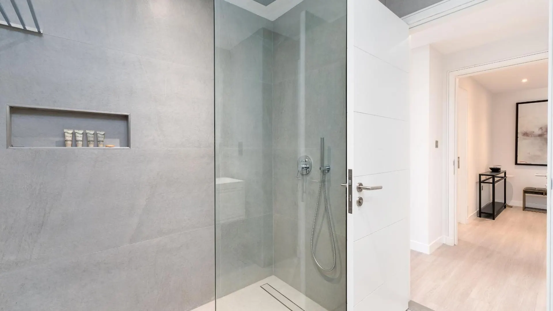 Apartment South Ridge 1, Downtown Dubai - Mint Stay