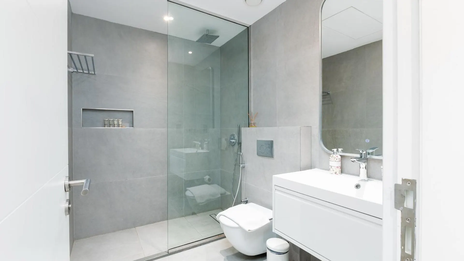 South Ridge 1, Downtown Dubai - Mint Stay United Arab Emirates