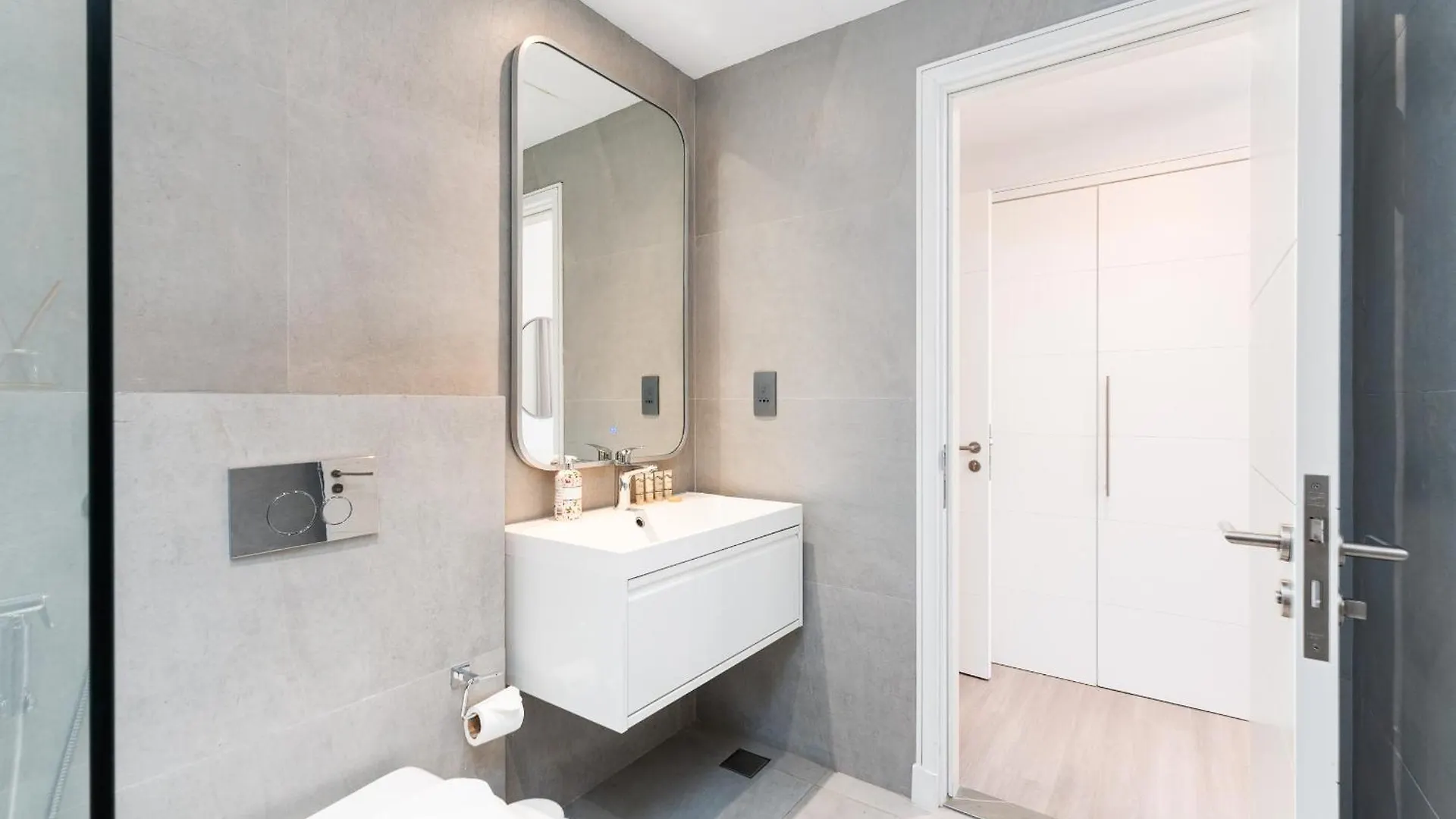 Apartment South Ridge 1, Downtown Dubai - Mint Stay United Arab Emirates