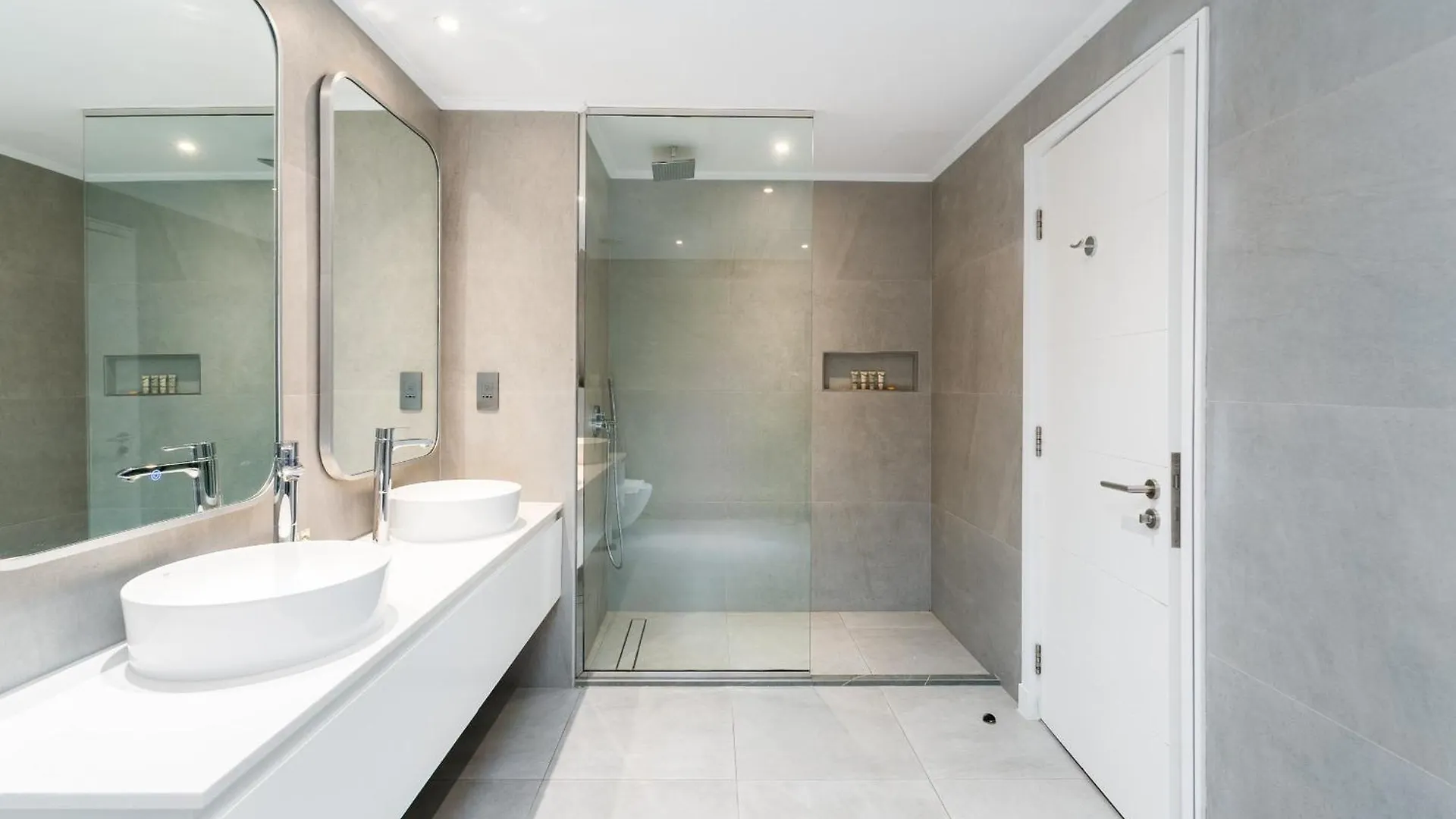 South Ridge 1, Downtown Dubai - Mint Stay Apartment